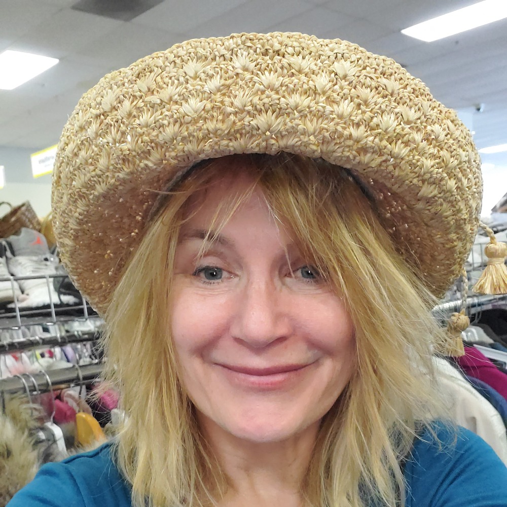 Meet your Posher, Lisa